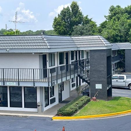 Masters Inn Atlanta - Doraville At I-85 & 285 מראה חיצוני תמונה