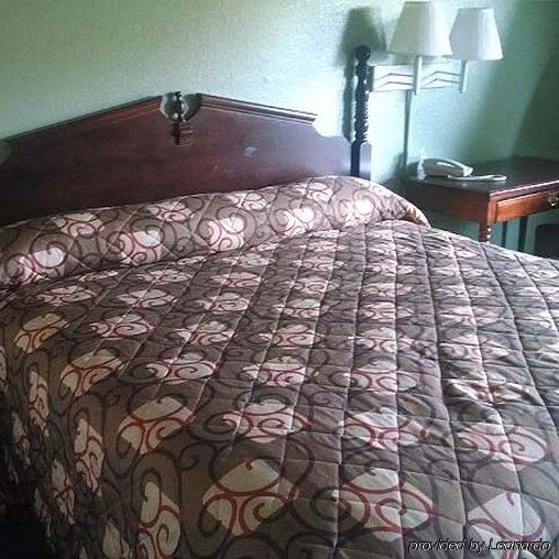 Masters Inn Atlanta - Doraville At I-85 & 285 מראה חיצוני תמונה