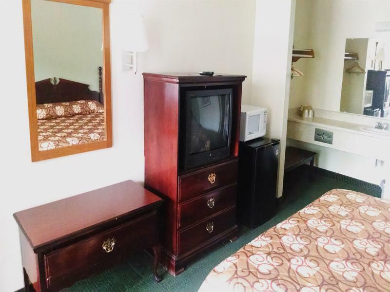 Masters Inn Atlanta - Doraville At I-85 & 285 מראה חיצוני תמונה